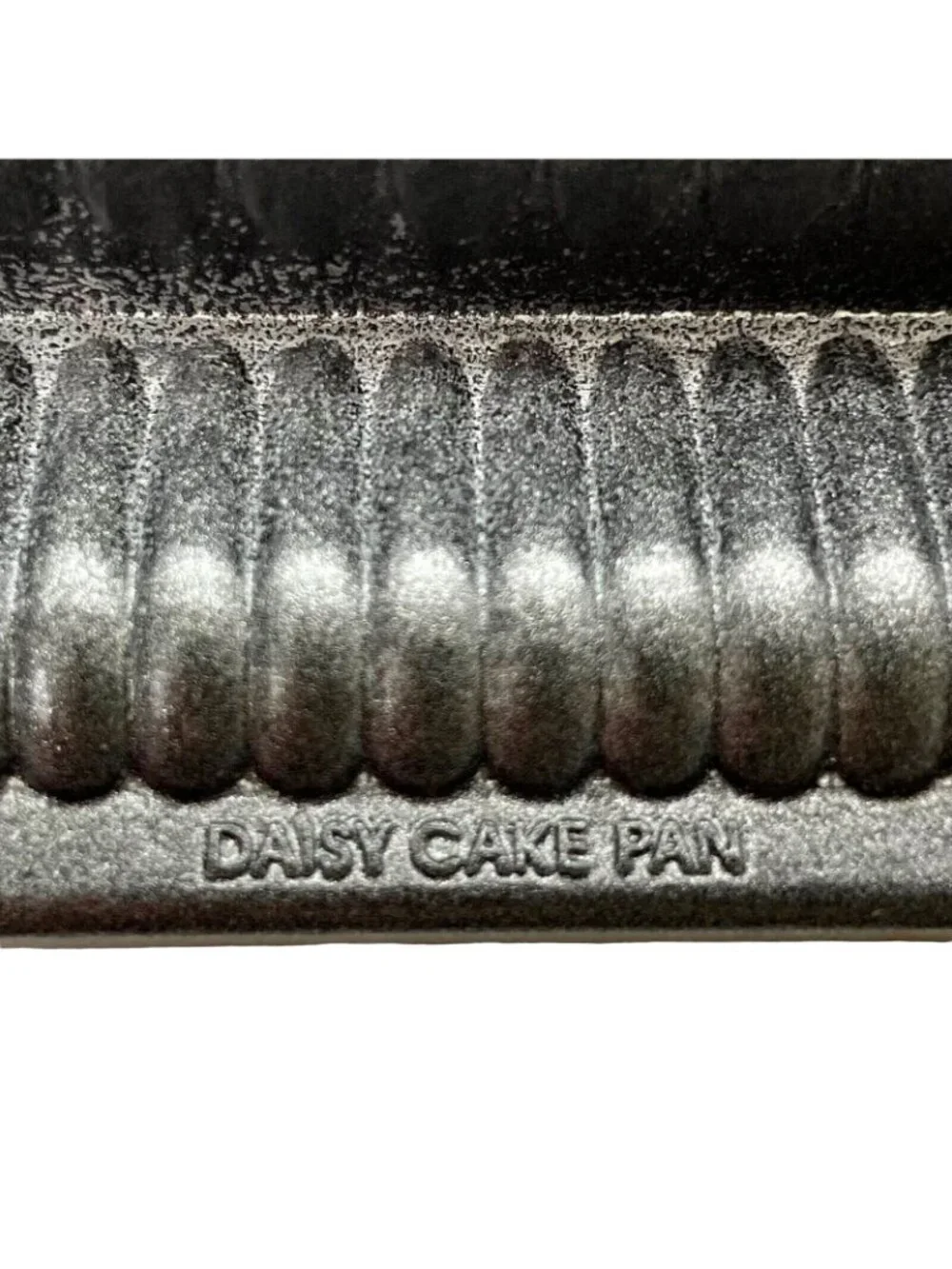 Nordic Ware Cake Pan Spring Daisy 10 Cups